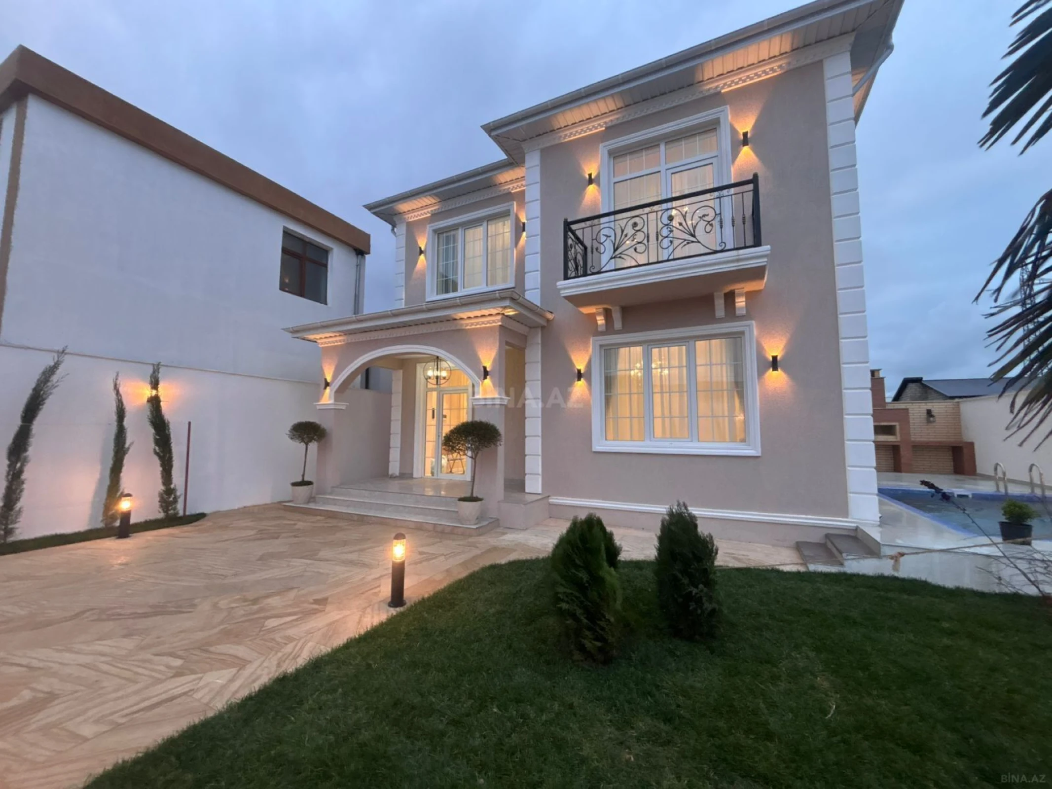 Satılır 4 otaqlı həyət evi 180 m²