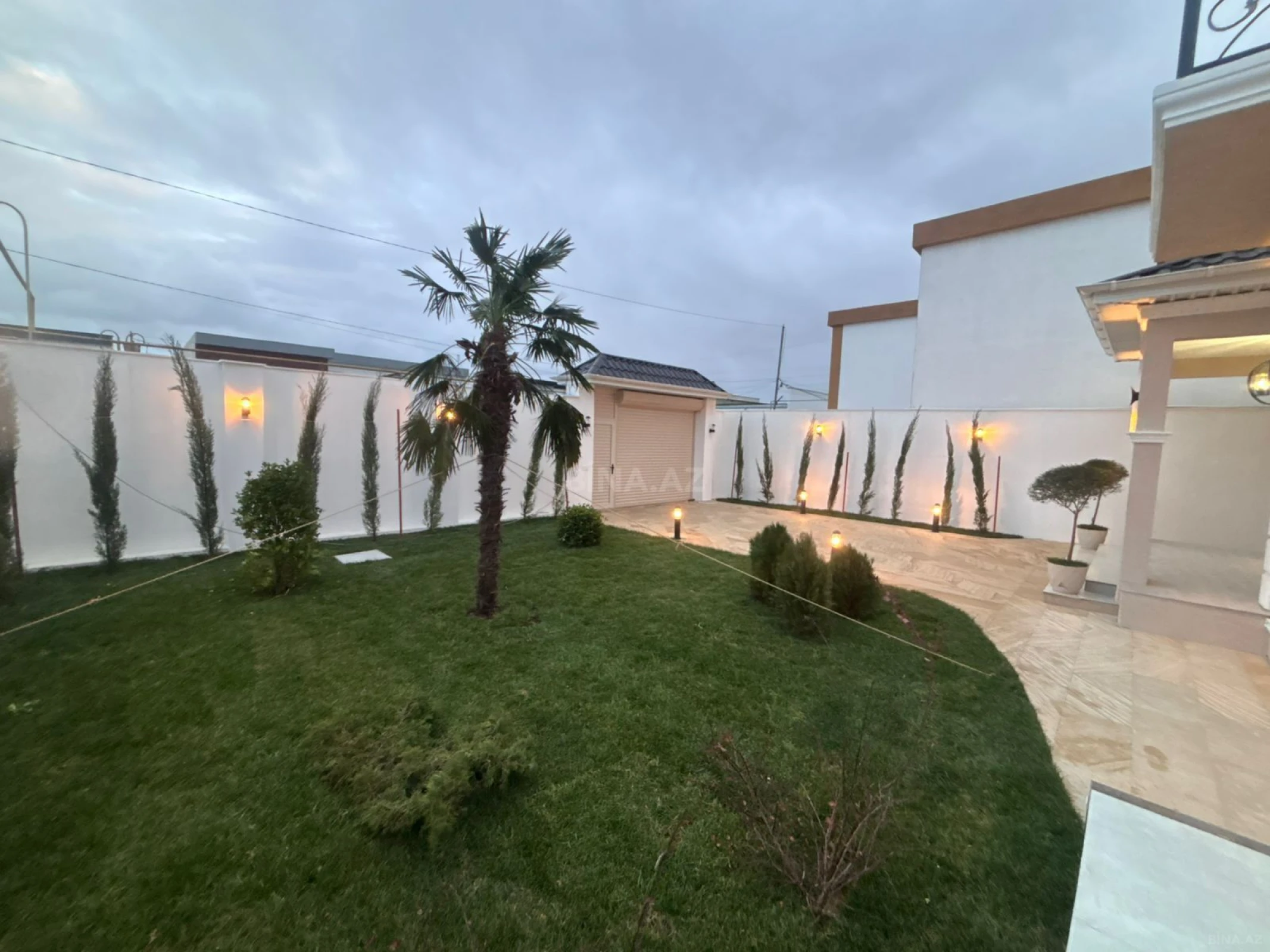 Satılır 4 otaqlı həyət evi 180 m²