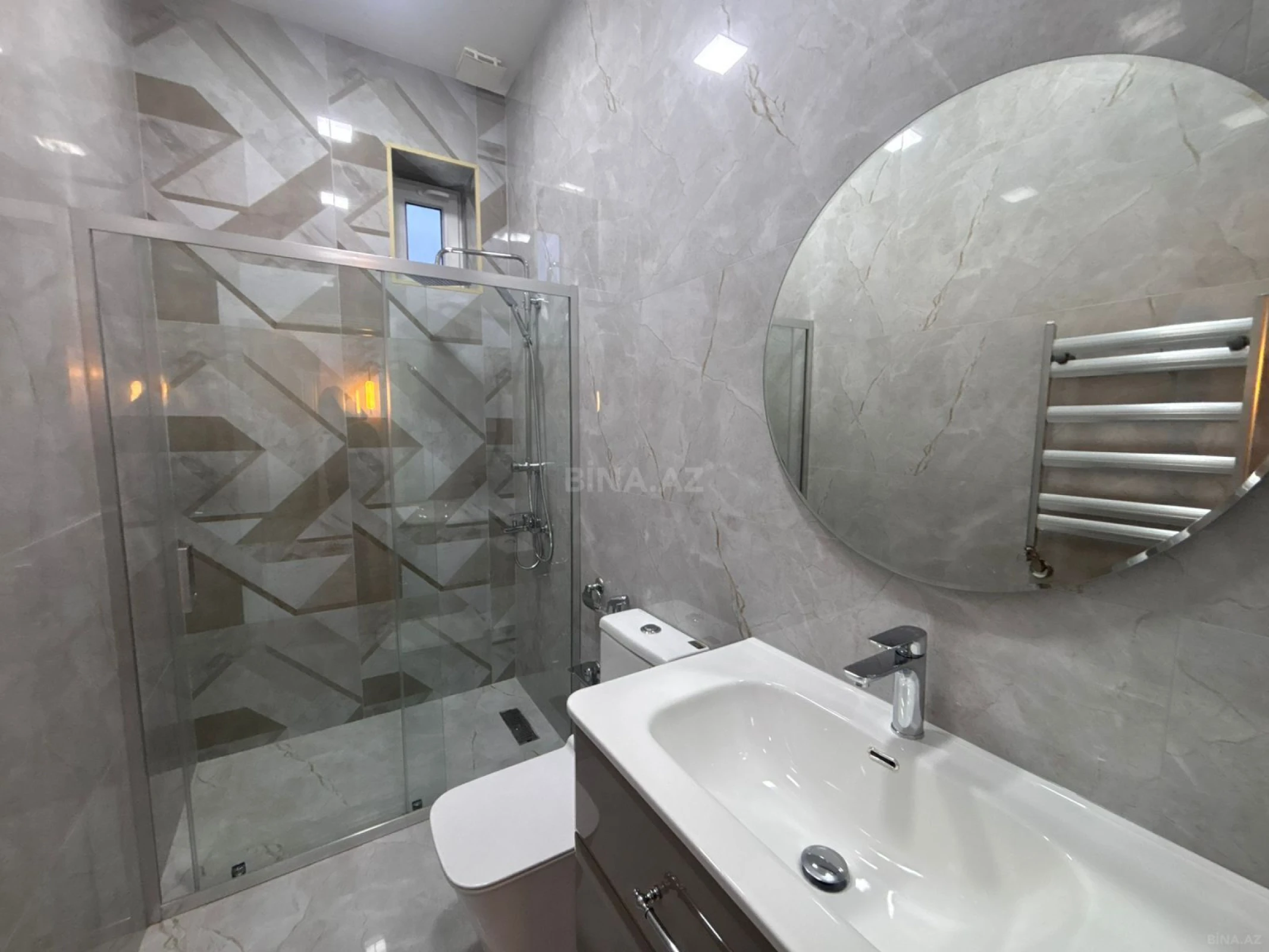 Satılır 4 otaqlı həyət evi 180 m²