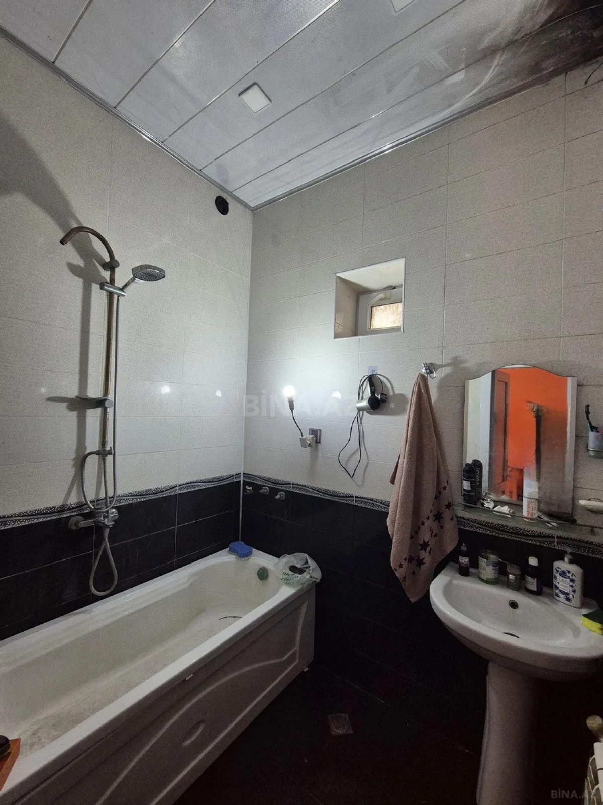 Satılır 5 otaqlı həyət evi 234.6 m²