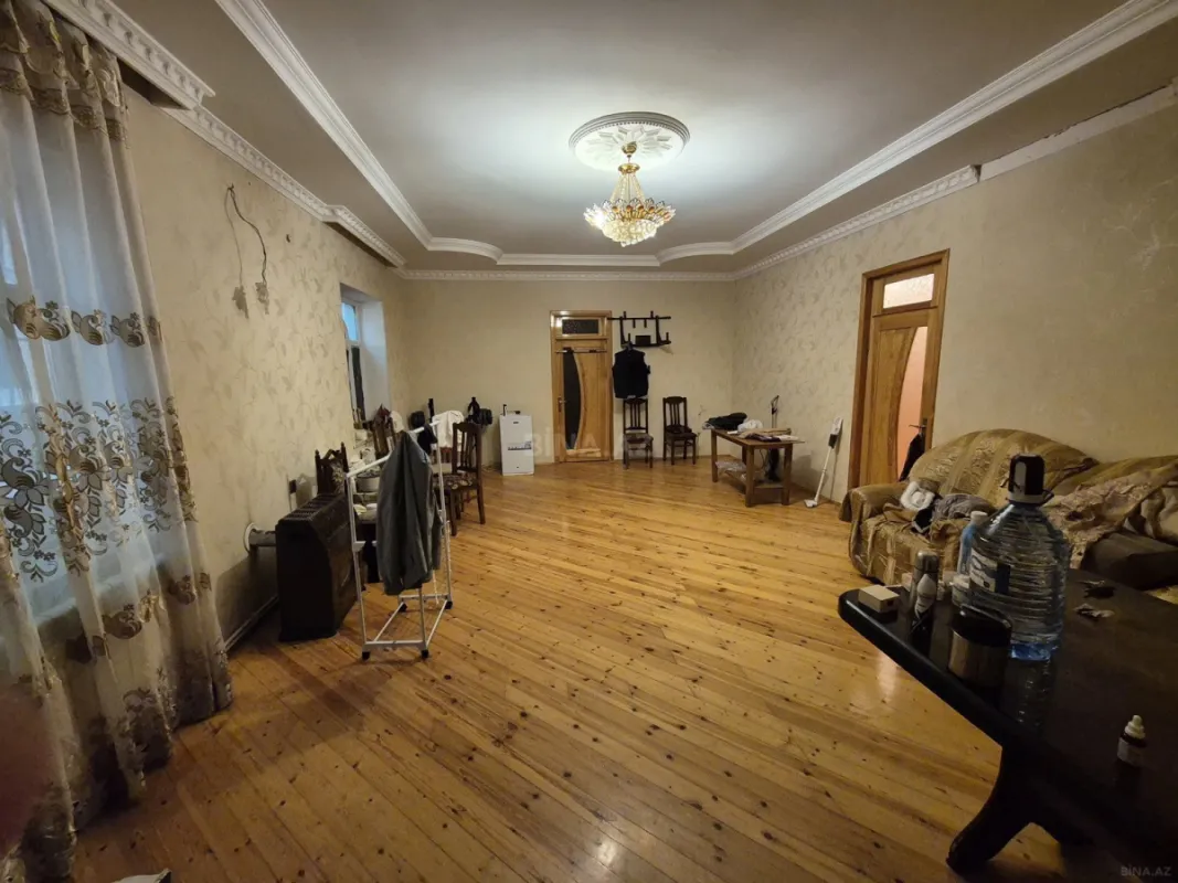 Satılır 5 otaqlı həyət evi 234.6 m²