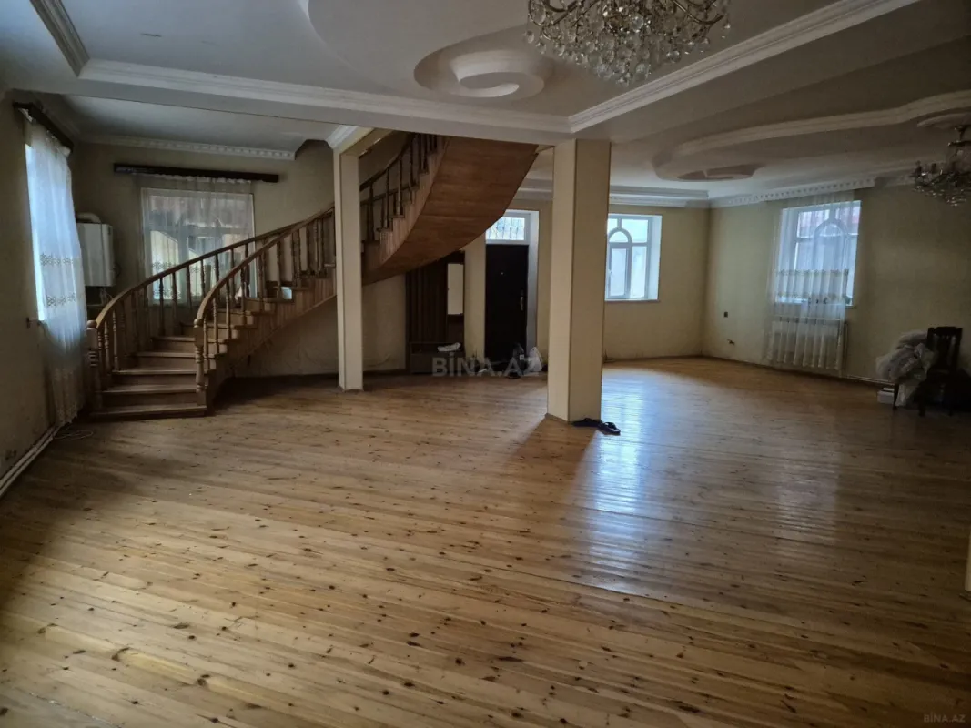 Satılır 5 otaqlı həyət evi 234.6 m²
