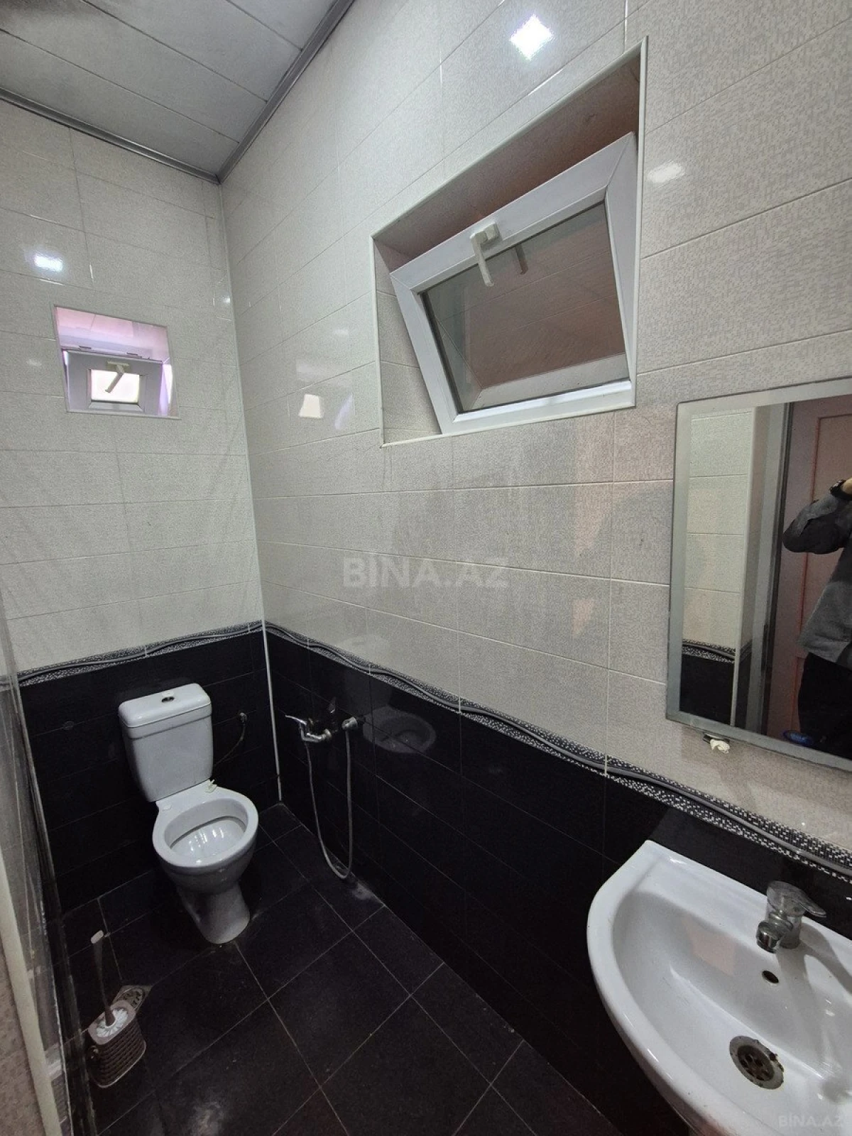 Satılır 5 otaqlı həyət evi 234.6 m²