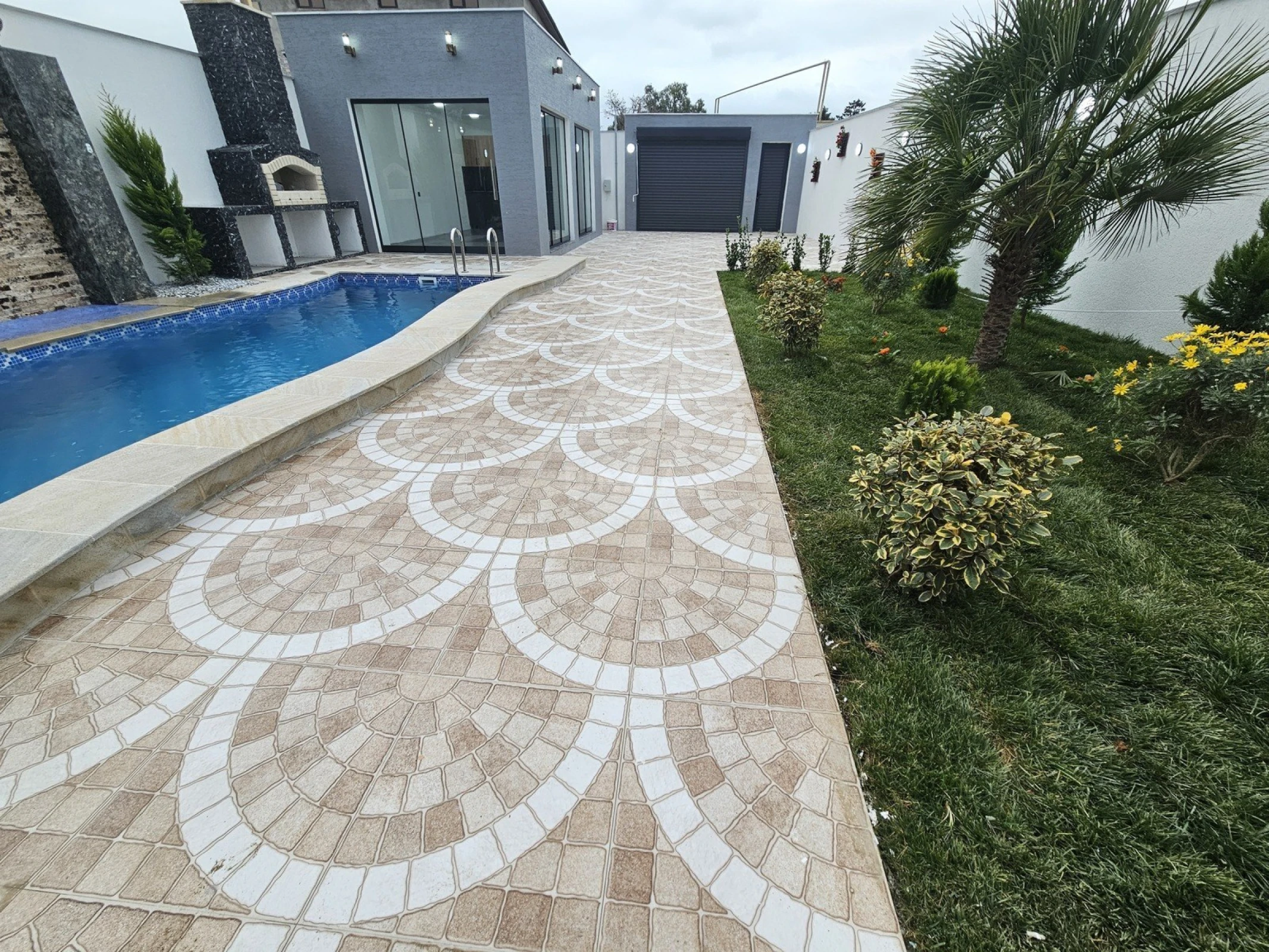 Satılır 4 otaqlı həyət evi 170 m²