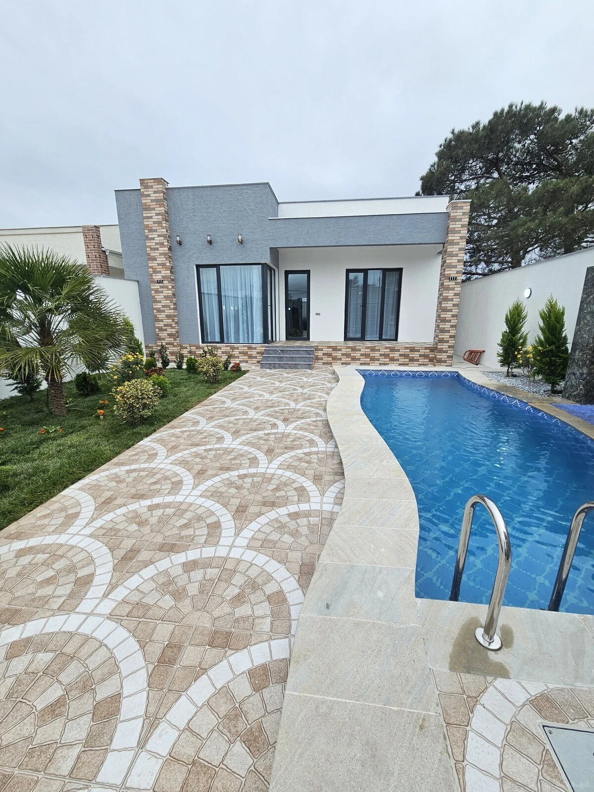 Satılır 4 otaqlı həyət evi 170 m²