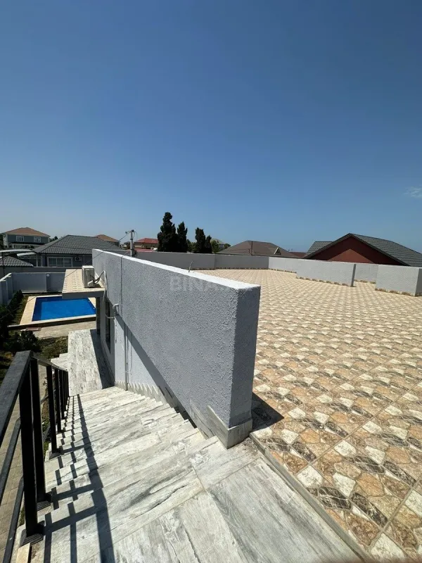 Kirayə verilir 4 otaqlı həyət evi 240 m²