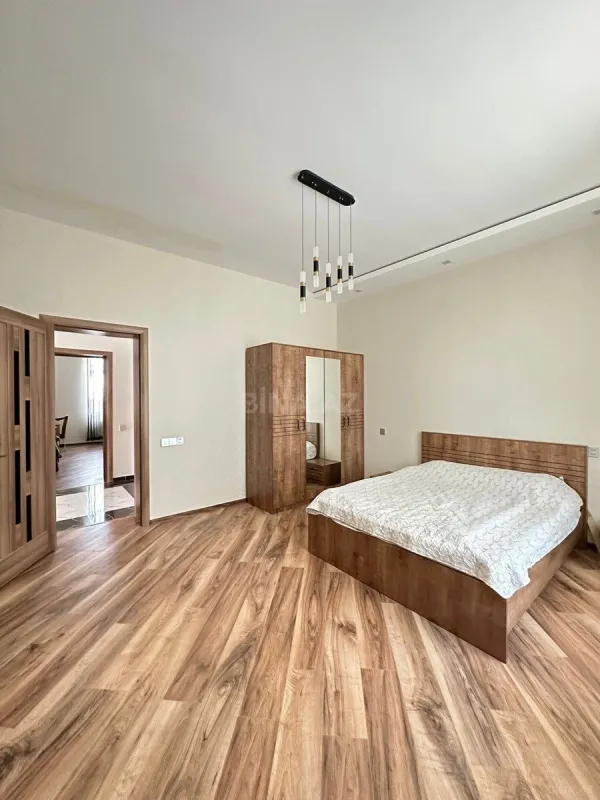 Kirayə verilir 4 otaqlı həyət evi 240 m²