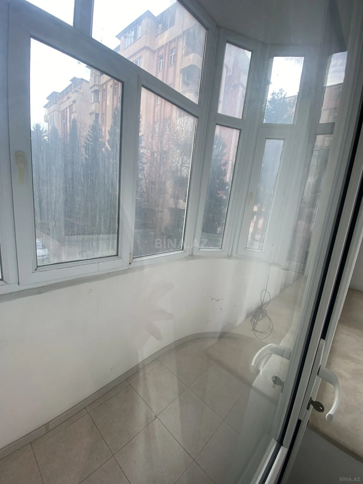 Satılır 3 otaqlı mənzil 130 m²