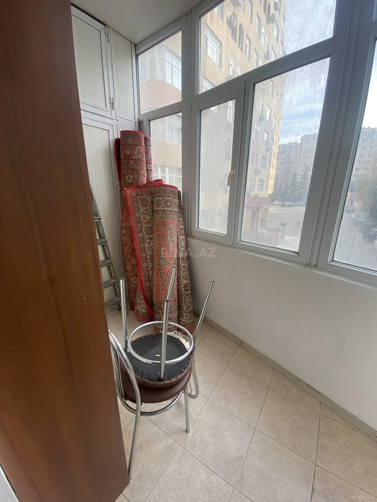 Satılır 3 otaqlı mənzil 130 m²