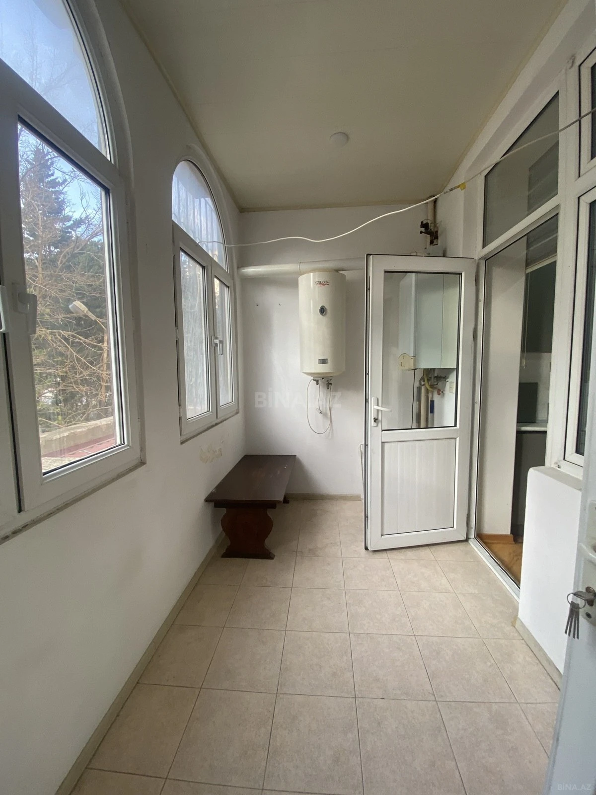 Satılır 3 otaqlı mənzil 130 m²