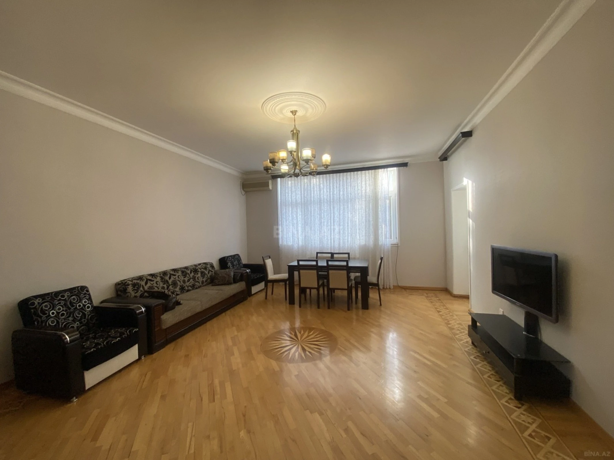 Satılır 3 otaqlı mənzil 130 m²