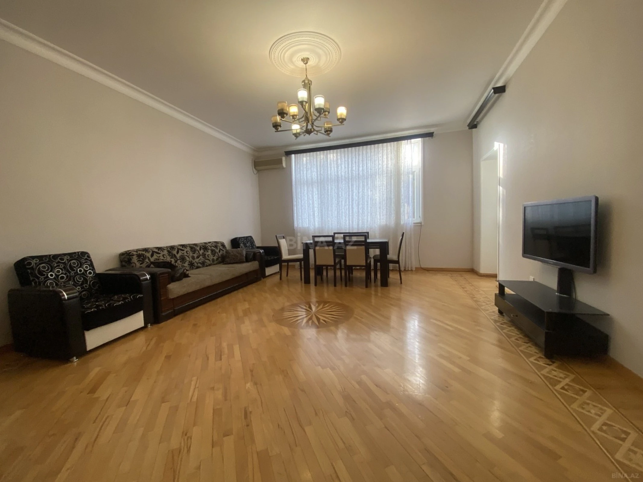 Satılır 3 otaqlı mənzil 130 m²