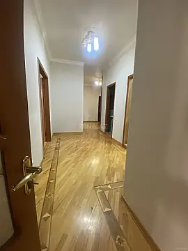 Satılır 3 otaqlı mənzil 130 m²