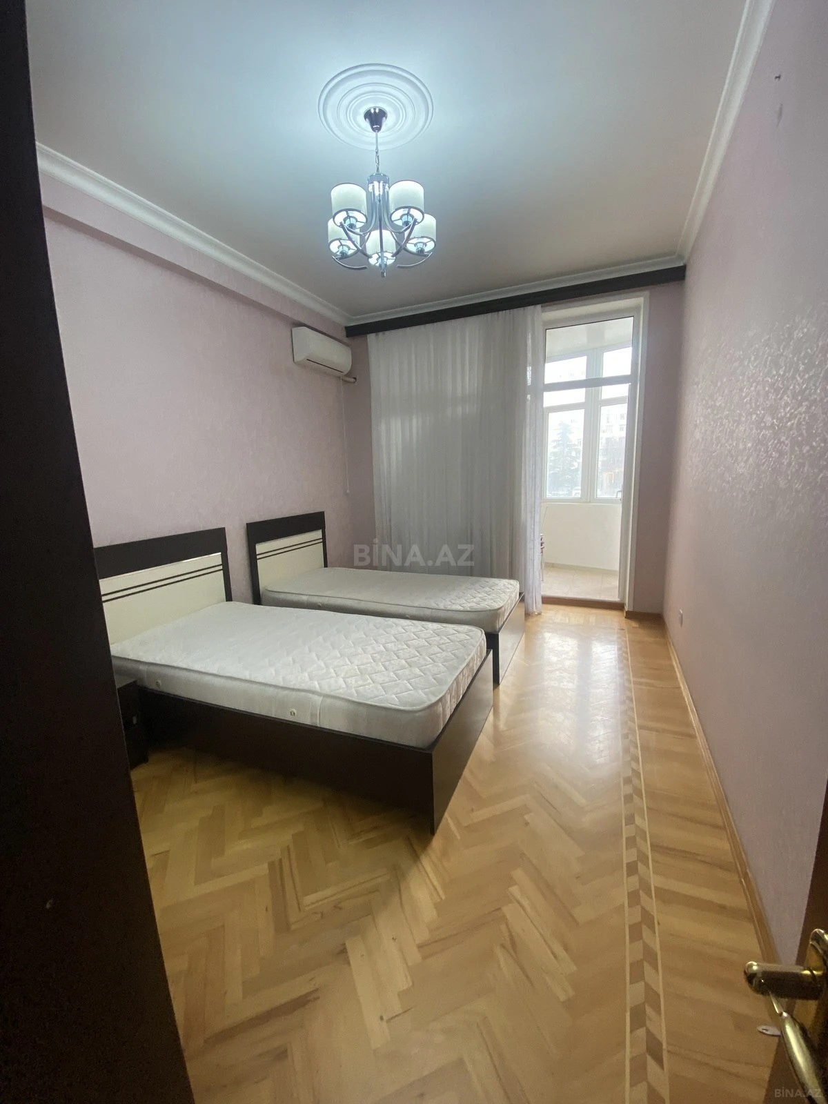 Satılır 3 otaqlı mənzil 130 m²