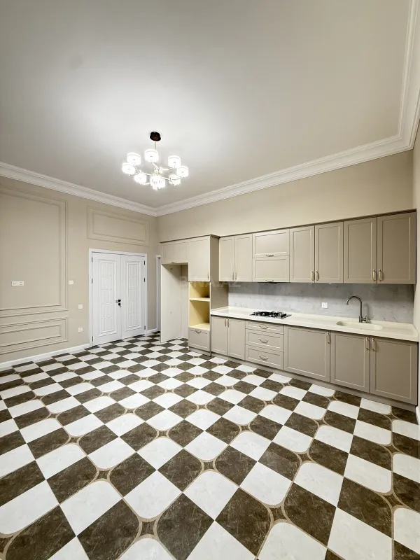 Satılır 5 otaqlı həyət evi 230 m²