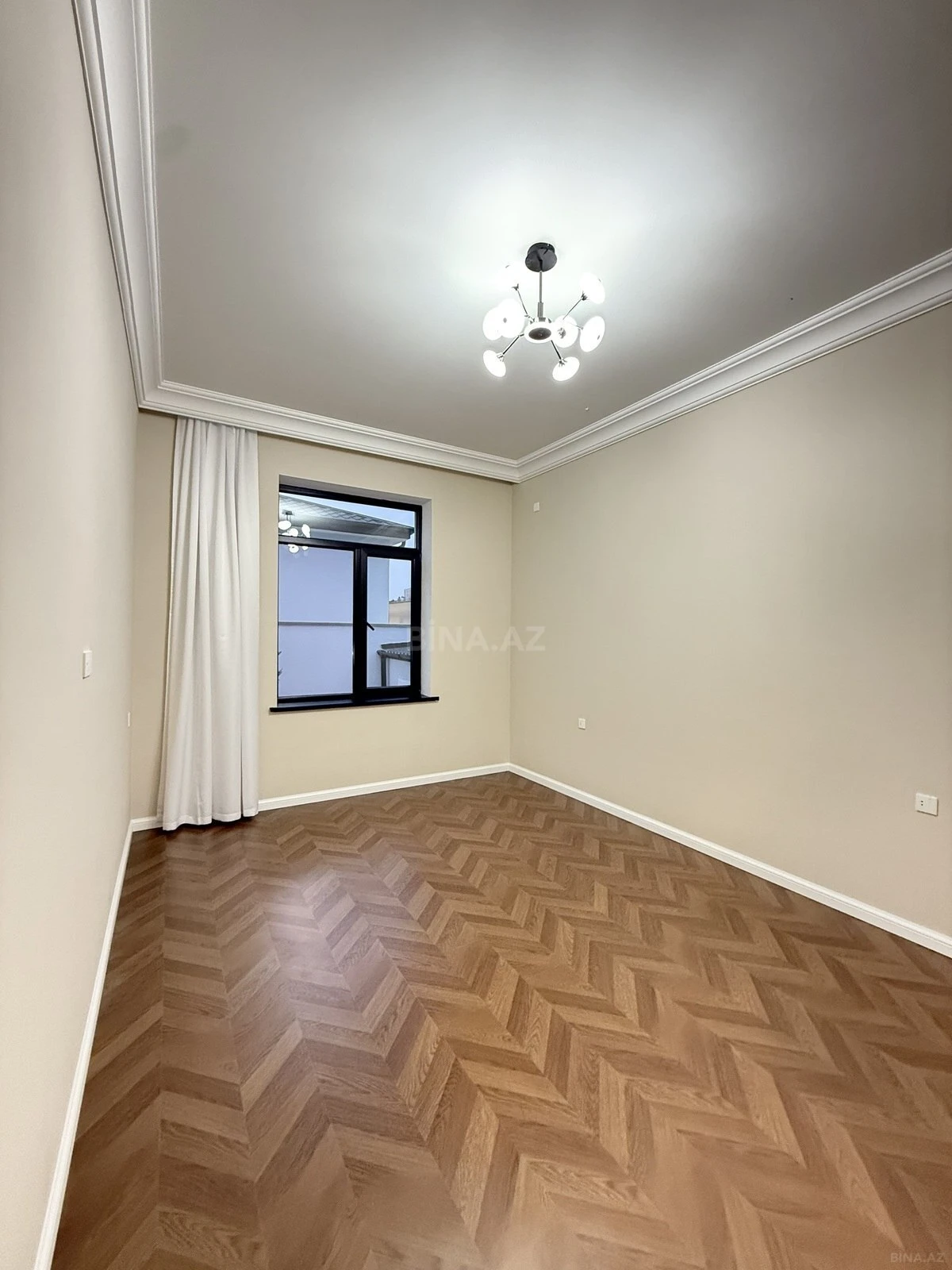 Satılır 5 otaqlı həyət evi 230 m²