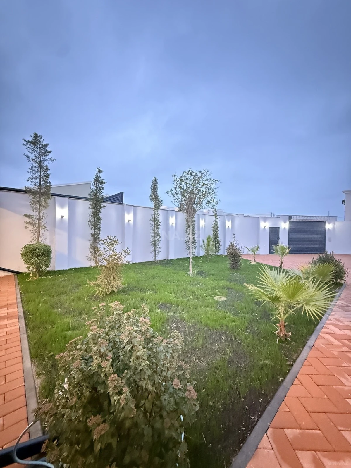 Satılır 5 otaqlı həyət evi 230 m²