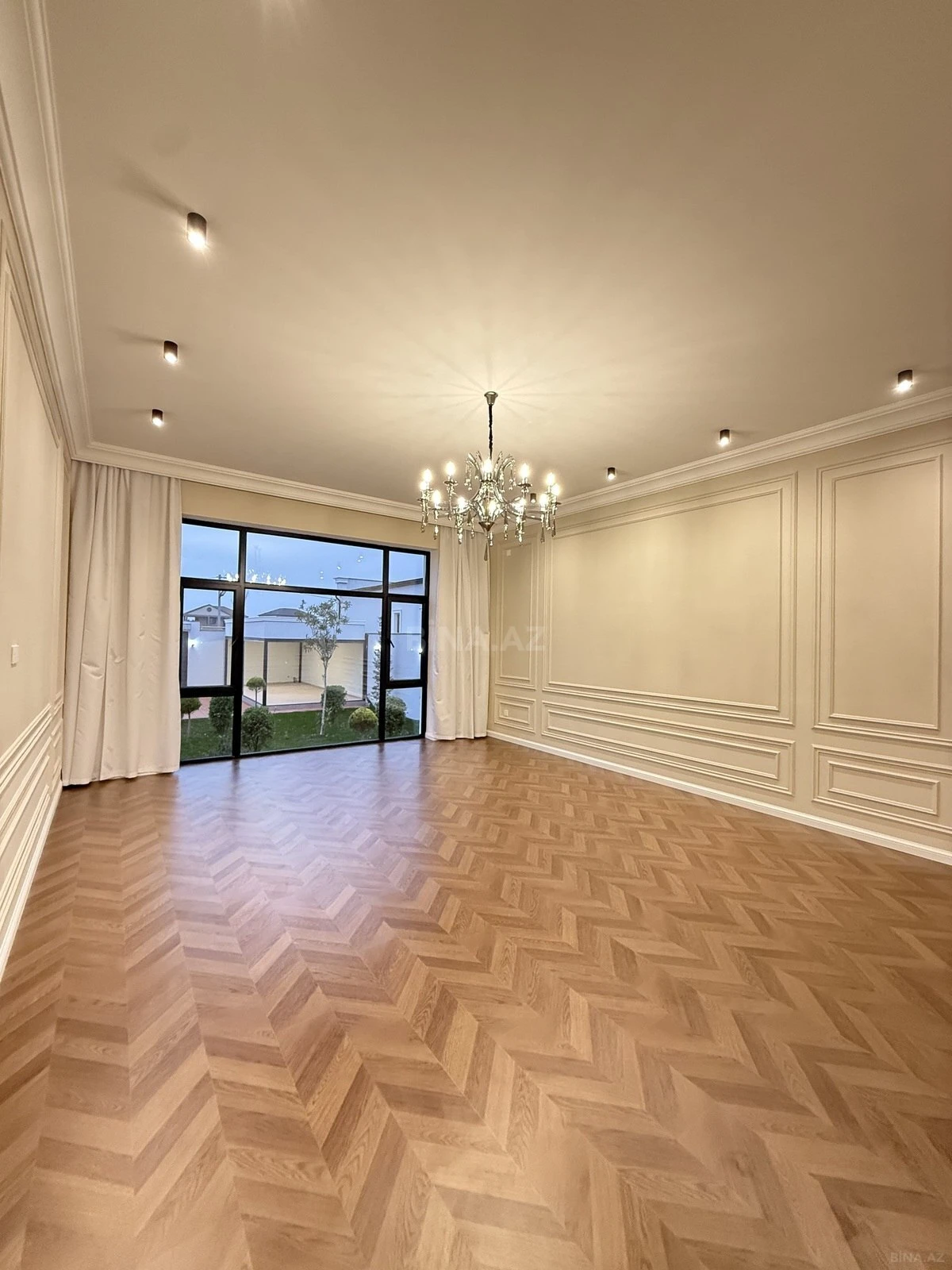 Satılır 5 otaqlı həyət evi 230 m²