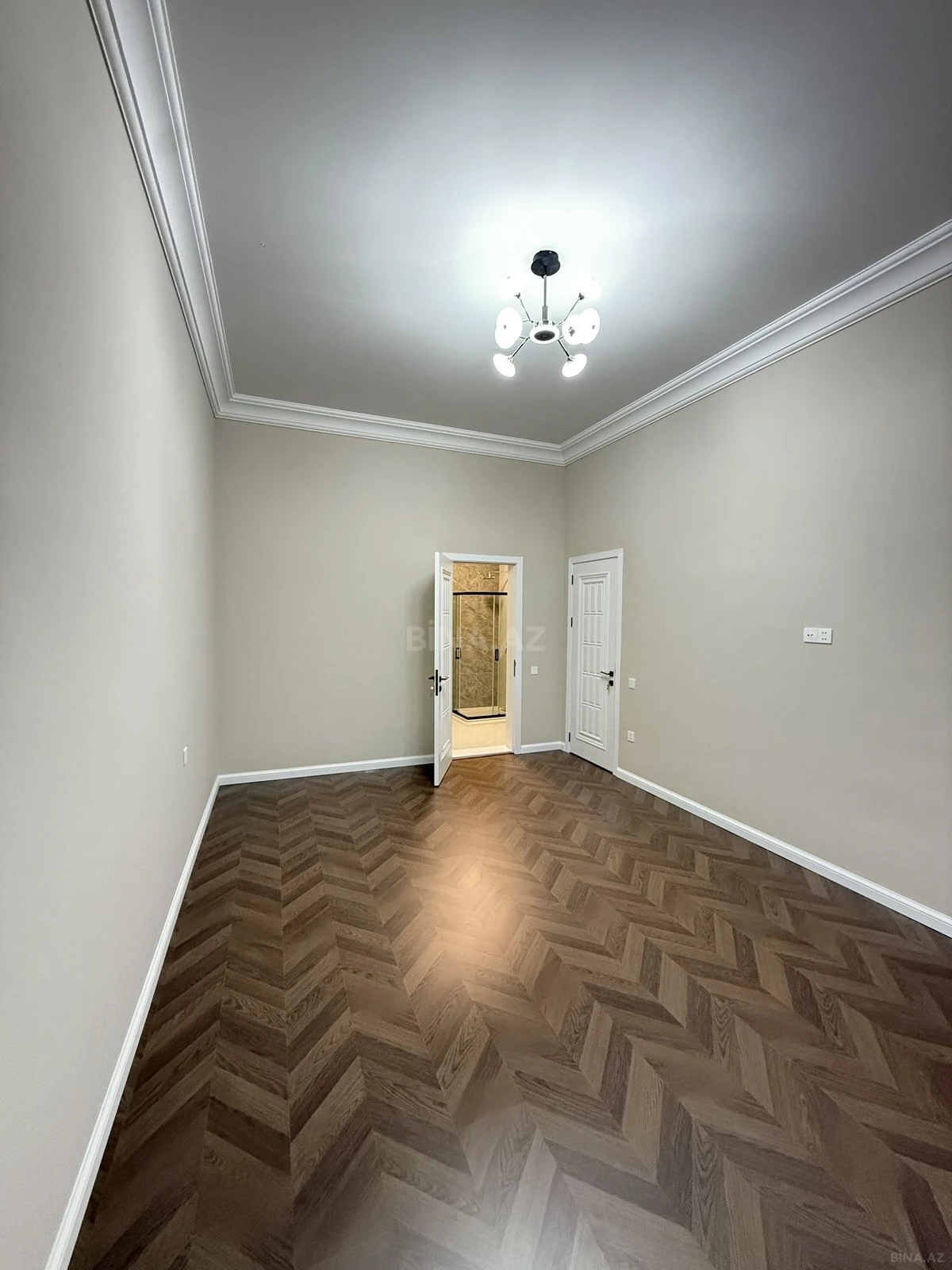 Satılır 5 otaqlı həyət evi 230 m²