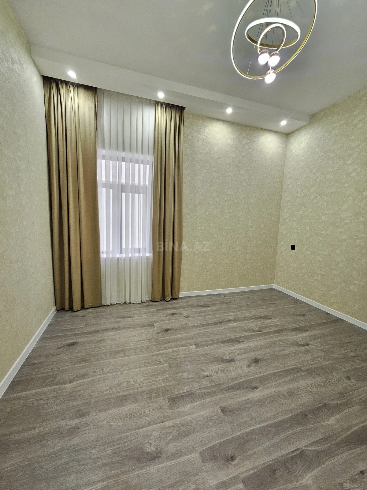 Satılır 4 otaqlı həyət evi 160 m²