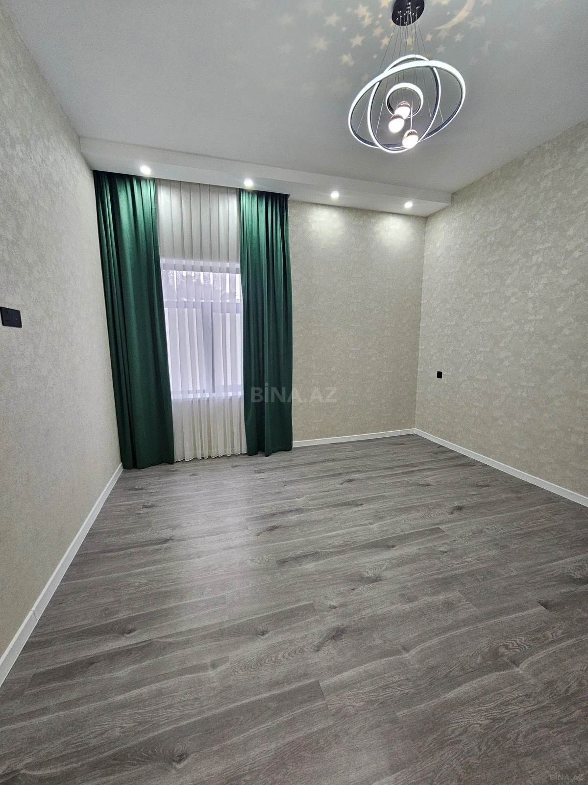 Satılır 4 otaqlı həyət evi 160 m²