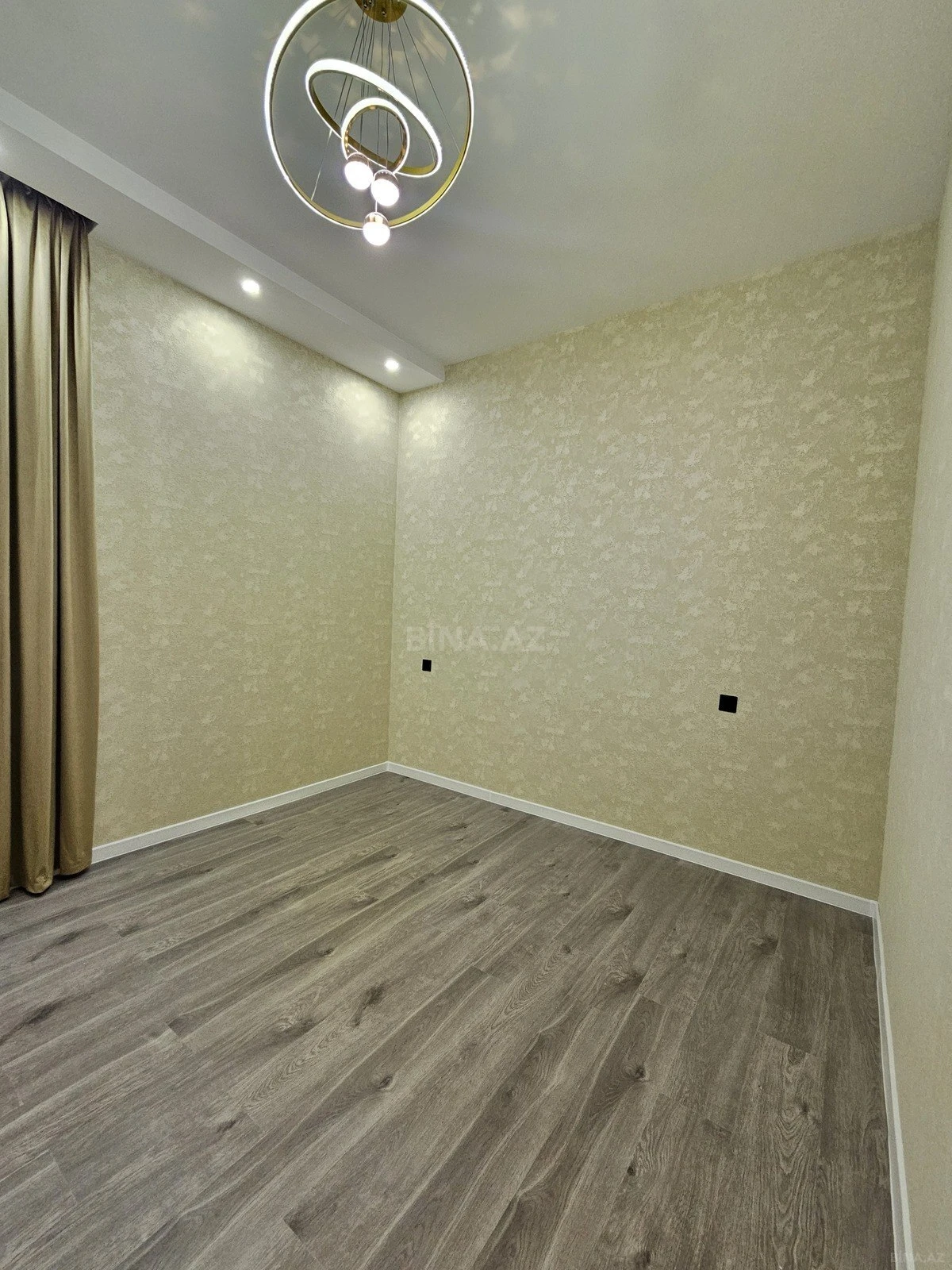 Satılır 4 otaqlı həyət evi 160 m²