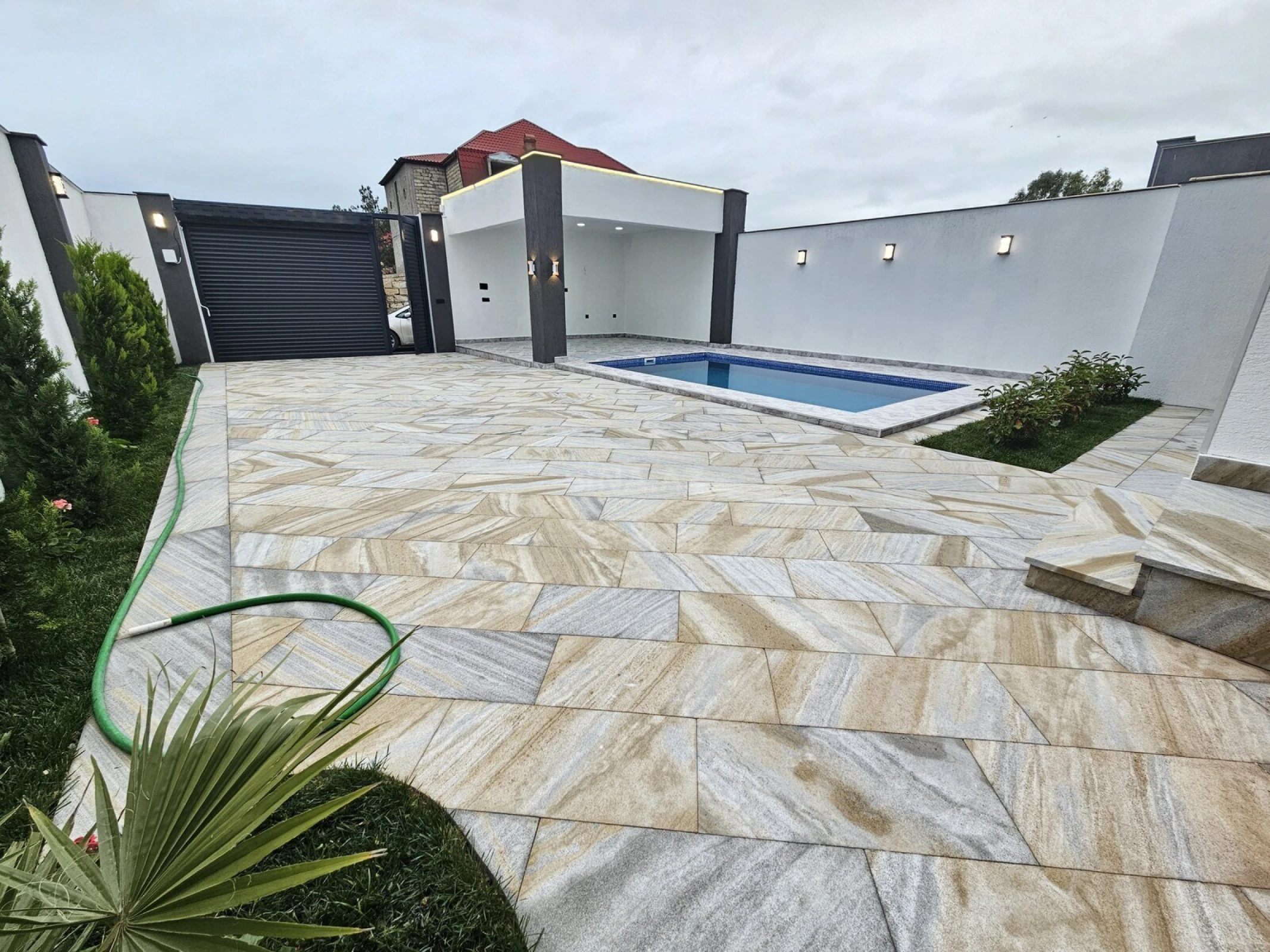 Satılır 4 otaqlı həyət evi 160 m²