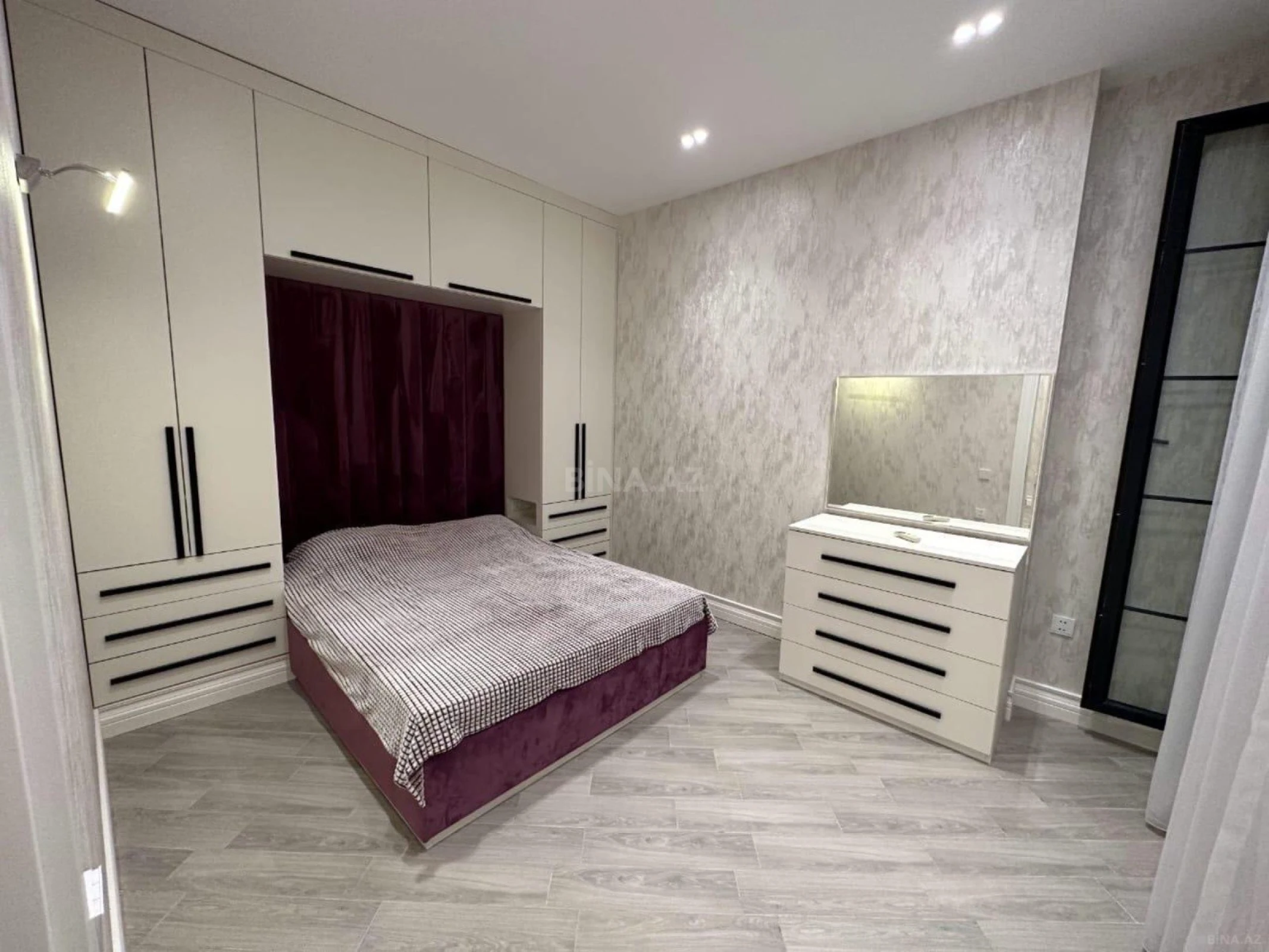 Kirayə verilir 4 otaqlı həyət evi 380 m²