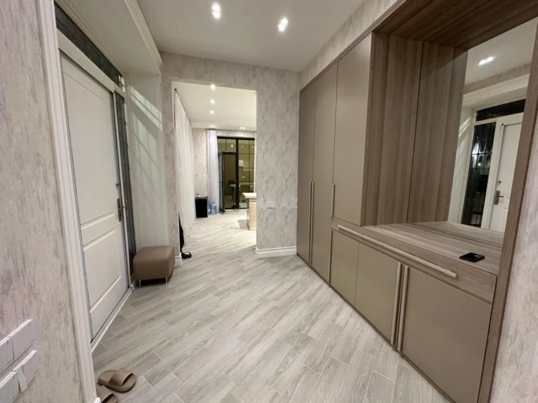 Kirayə verilir 4 otaqlı həyət evi 380 m²