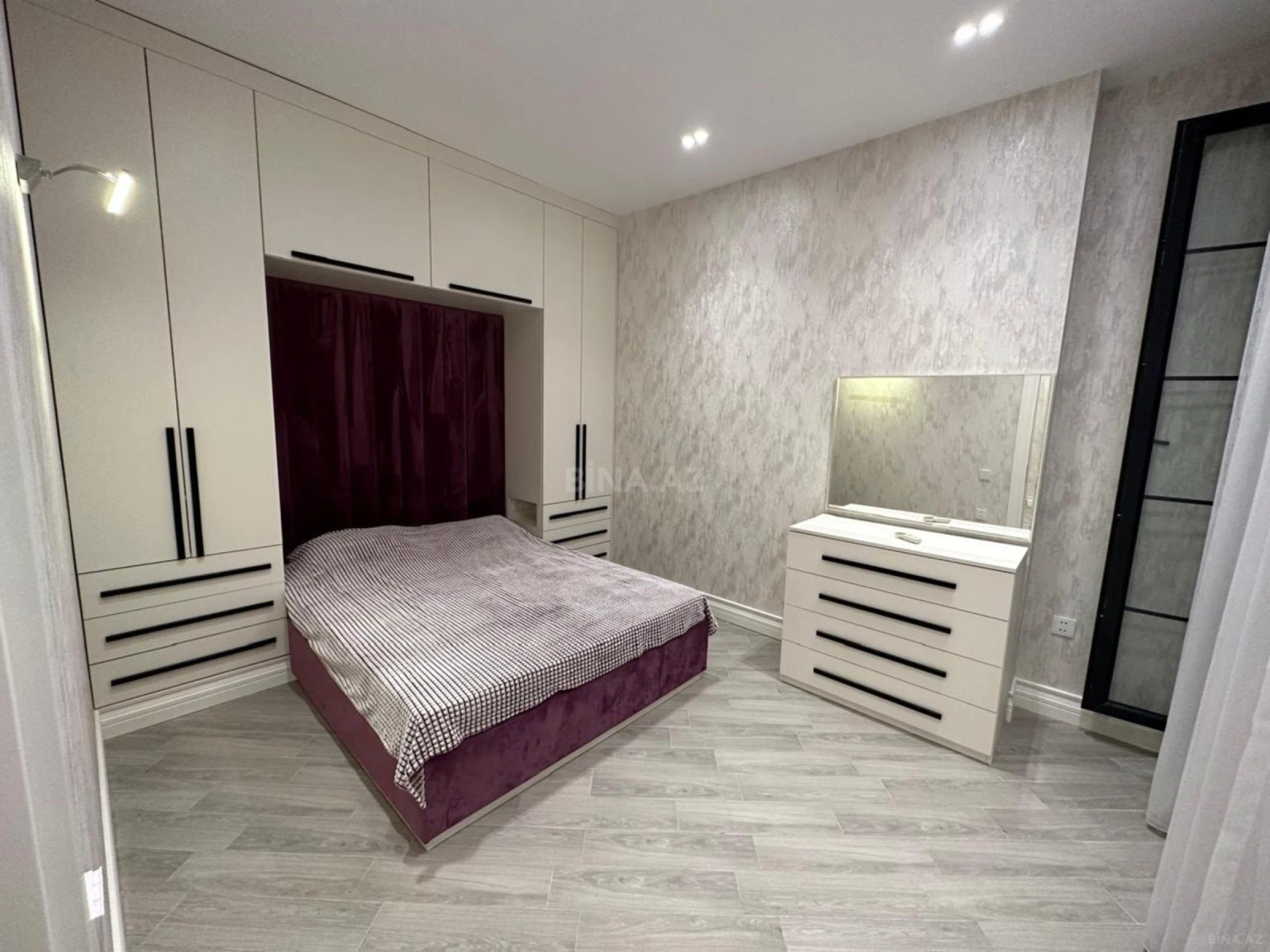 Kirayə verilir 4 otaqlı həyət evi 380 m²