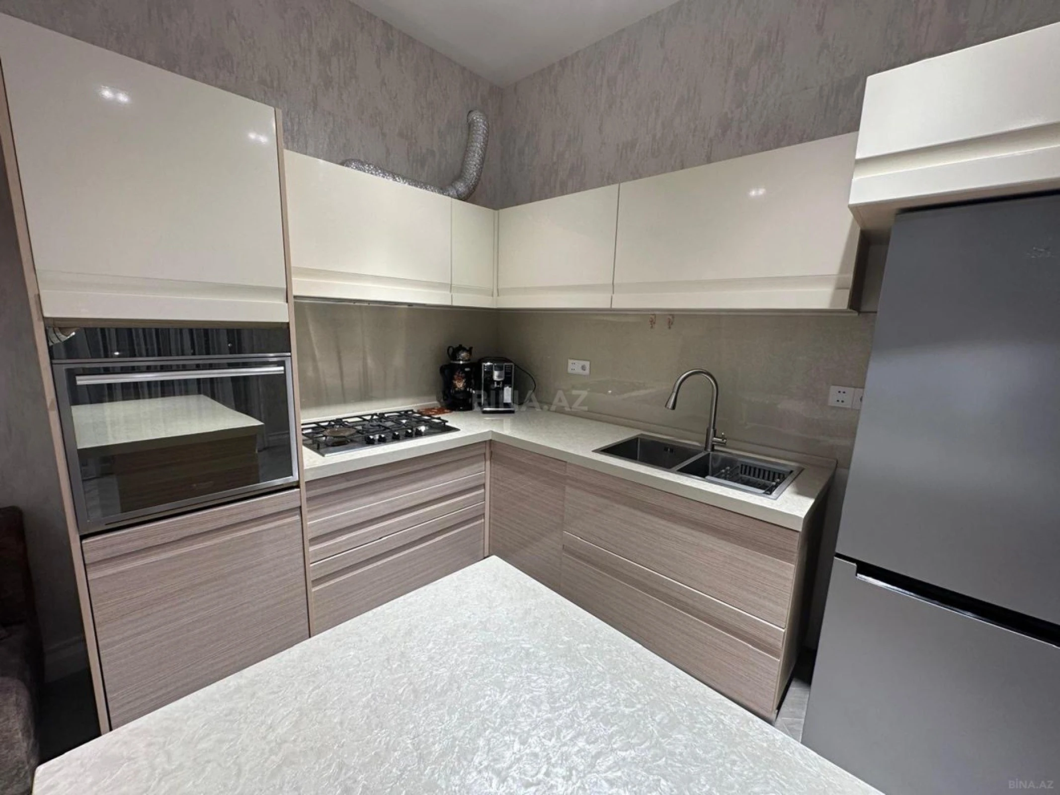 Kirayə verilir 4 otaqlı həyət evi 380 m²