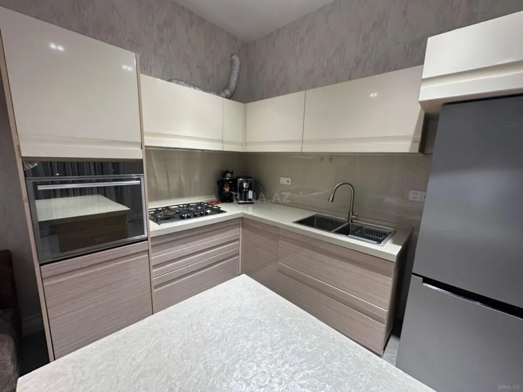 Kirayə verilir 4 otaqlı həyət evi 380 m²