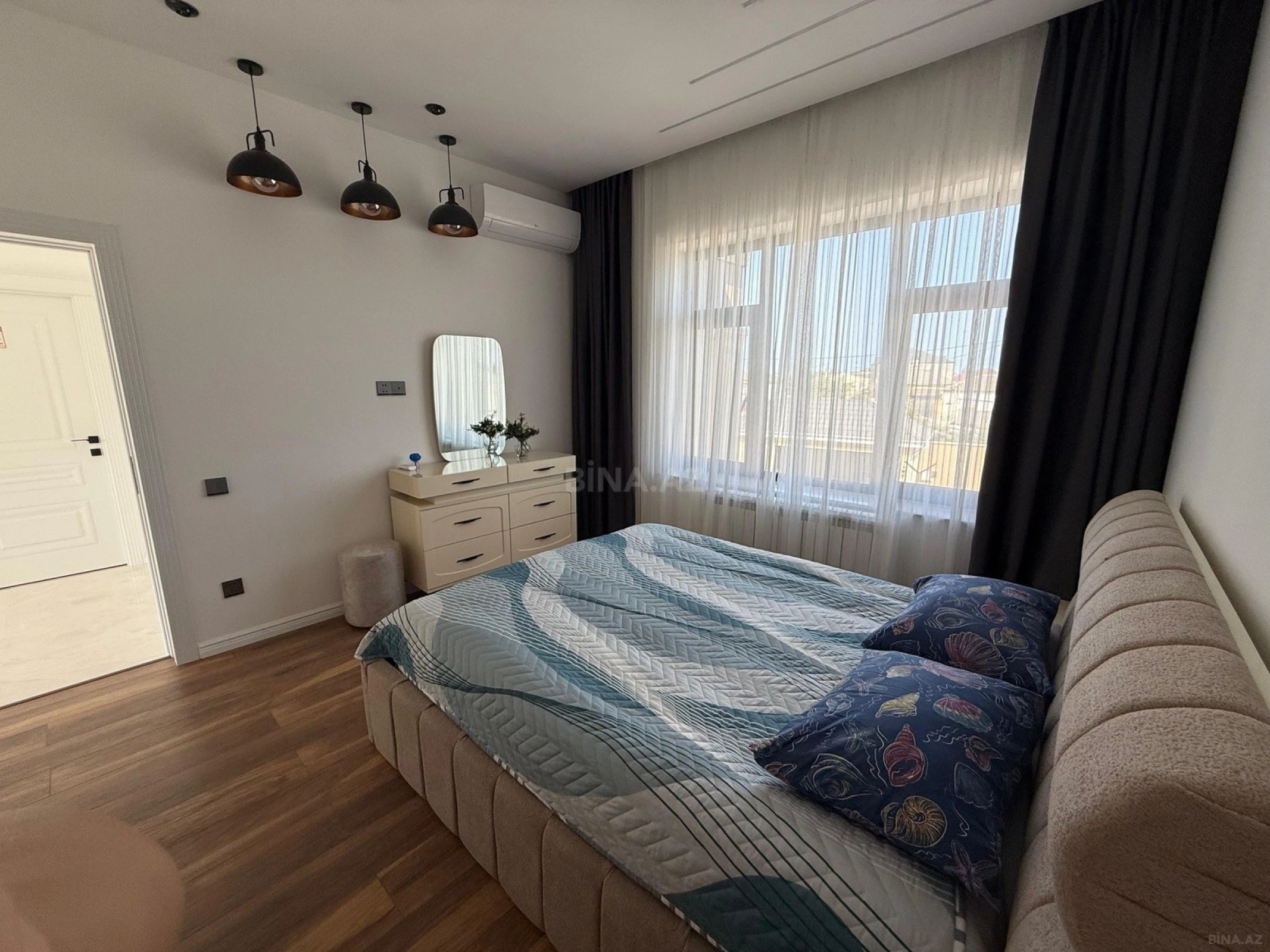 Kirayə verilir 4 otaqlı həyət evi 300 m²