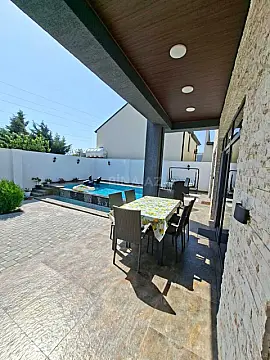 Kirayə verilir 4 otaqlı həyət evi 280 m²