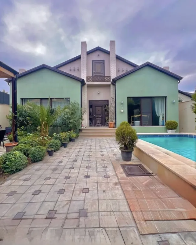 Kirayə verilir 4 otaqlı həyət evi 240 m²