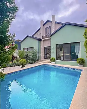 Kirayə verilir 4 otaqlı həyət evi 240 m²