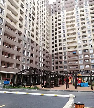Satılır 3 otaqlı mənzil 124 m²