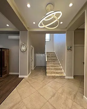 Kirayə verilir 6 otaqlı həyət evi 450 m²