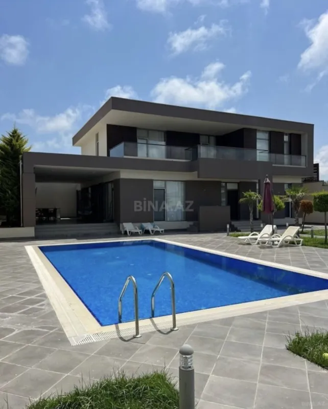 Kirayə verilir 6 otaqlı həyət evi 450 m²