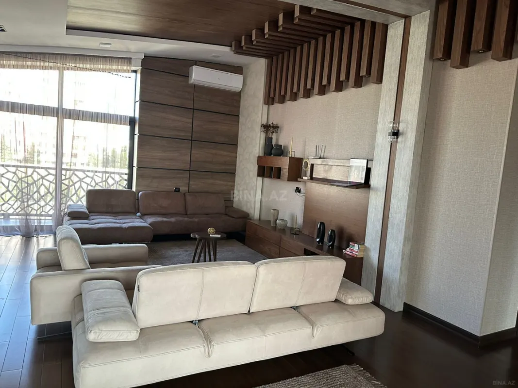 Satılır 10 otaqlı həyət evi 800 m²