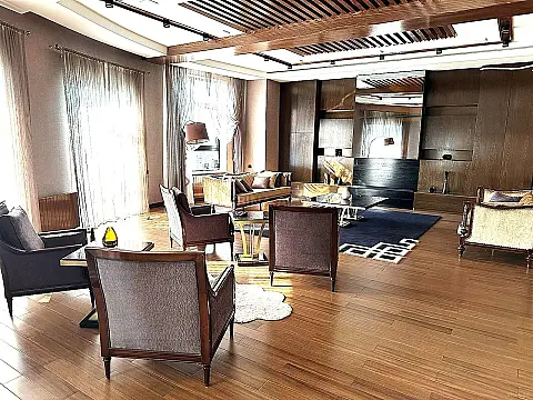 Satılır 10 otaqlı həyət evi 800 m²