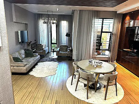 Satılır 10 otaqlı həyət evi 800 m²