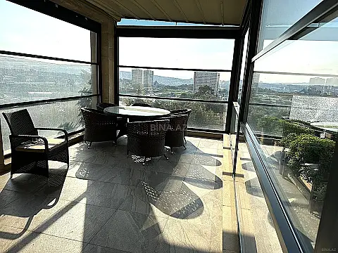 Satılır 10 otaqlı həyət evi 800 m²