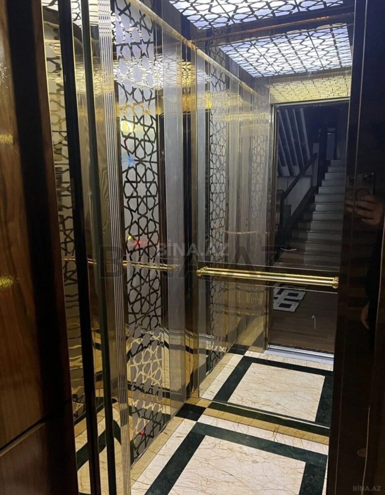 Satılır 10 otaqlı həyət evi 800 m²