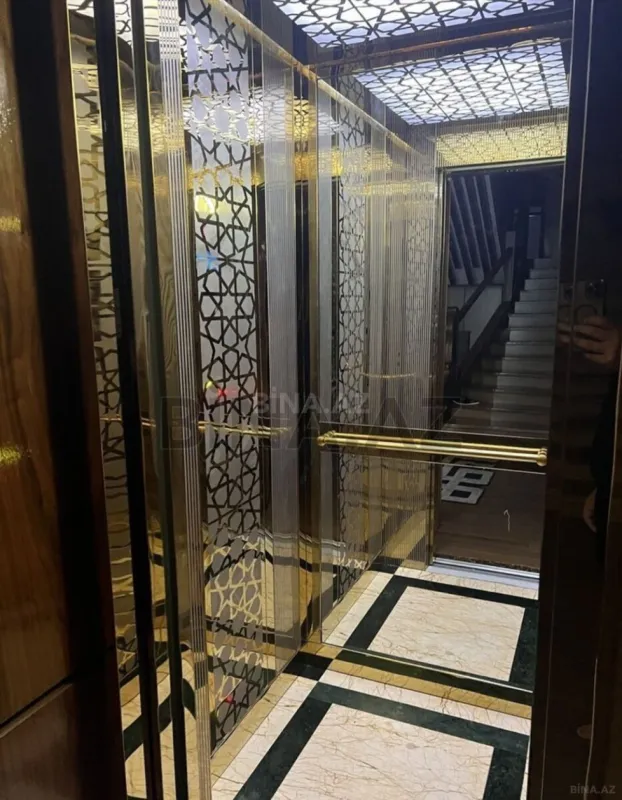 Satılır 10 otaqlı həyət evi 800 m²