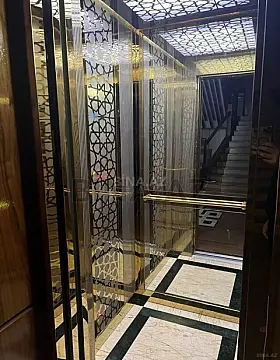 Satılır 10 otaqlı həyət evi 800 m²