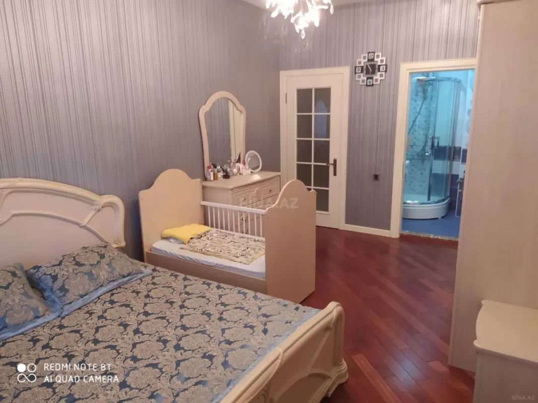 Kirayə verilir 3 otaqlı mənzil 150 m²