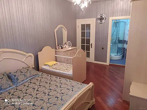 Kirayə verilir 3 otaqlı mənzil 150 m²