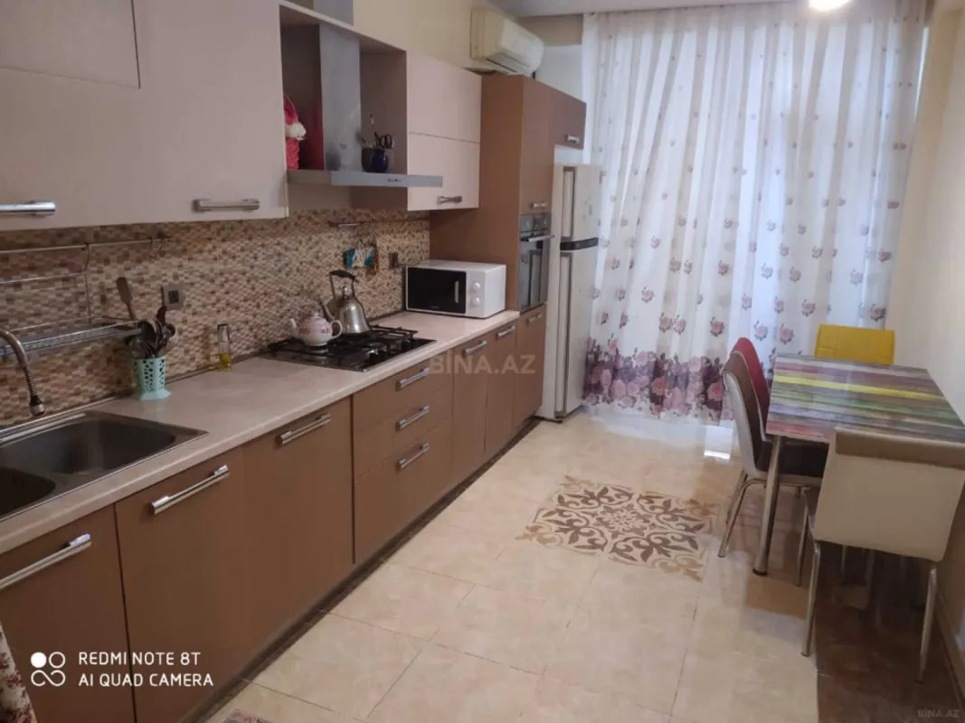 Kirayə verilir 3 otaqlı mənzil 150 m²