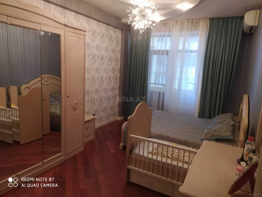 Kirayə verilir 3 otaqlı mənzil 150 m²